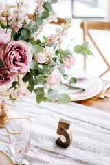 Beautiful decoration fo the wedding table.