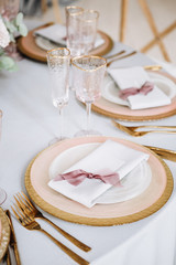 Beautiful decoration fo the wedding table.