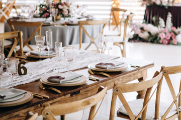 Beautiful decoration fo the wedding table.