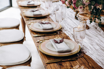 Beautiful decoration fo the wedding table.