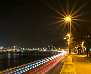 Fototapeta na wymiar Budapest night flow