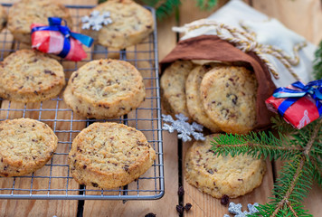 Sweet coconut cookies with rum and raisins