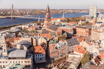 Fototapeta na wymiar Blick von der Petrikirche auf die Altstadt von Riga