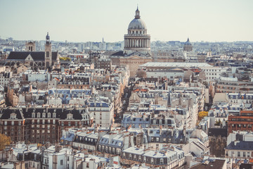 Fototapeta na wymiar Das Panthéon und dächer von paris