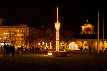 Glanzlichter Schloßplatz Stuttgart Weihnachtsmarkt 