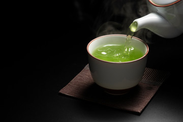 お茶をいれる