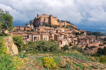 Fototapeta na wymiar Alquezar village, Huesca province, Spain