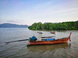 Fototapeta na wymiar Traditional long tail boat