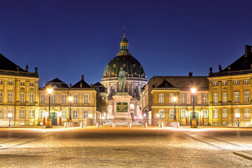 Fototapeta na wymiar Amalienborg Palace in Copenhagen, Denmark at Night