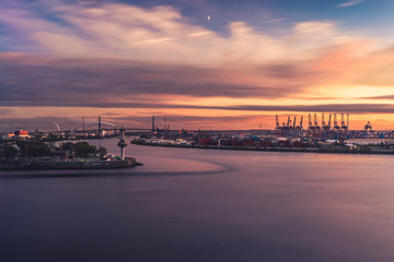 Fototapeta premium Langzeitbelichtung Hamburger Hafen