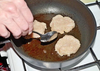In a frying pan fry the Turkey cutlets.