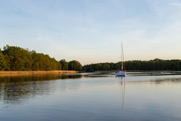 wpływający jacht łódka © Arkadiusz