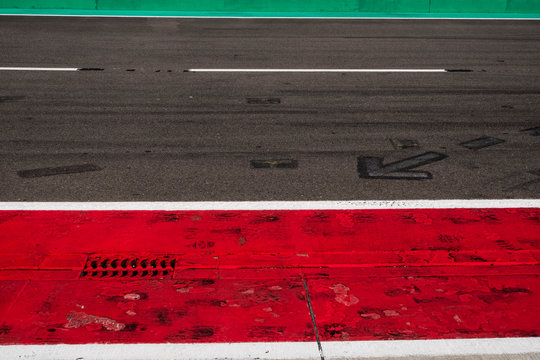 Markings and gully on racetrack
