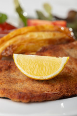 Wiener Schnitzel auf einem Teller