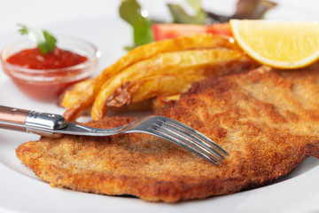 Wiener Schnitzel auf einem Teller