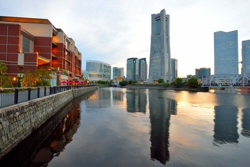 みなとみらいの夕刻の景色