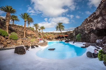 Fototapeten Jameos del Agua, Kultur- und Tourismuszentrum in Lavahöhlen, Lanzarote, Kanarische Inseln © javarman