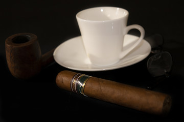 espresso and cigar foe a break time