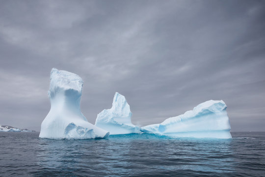 Floating icebergs