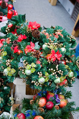 Fototapeta na wymiar Decorazioni floreali natalizie