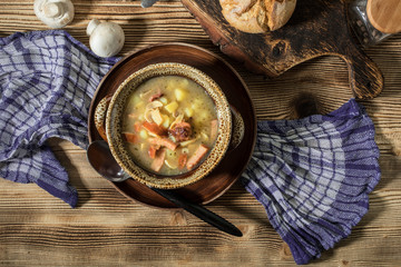 The sour soup made of rye flour.