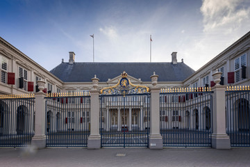 Obraz premium public square in front of Noordeinde Palace