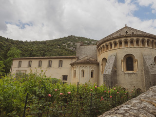Abbaye de Gellone à Saint-Guilhem-le-Désert dans l'Hérault