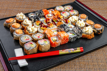 sushi box with assorted with sushi pieces