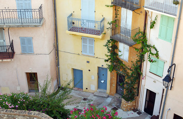 Fototapeta na wymiar rustic architecture in old part of Cannes, France