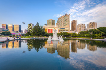 Fototapeta na wymiar Fuzhou, China cityscape at Wuyi Square Fountain.