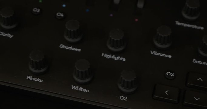 Bedienpult Fotobearbeitung bewegte Kamera 4k DCI
