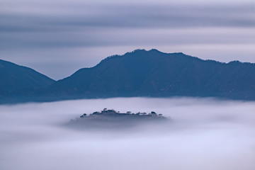 雲海に浮かぶ竹田城跡