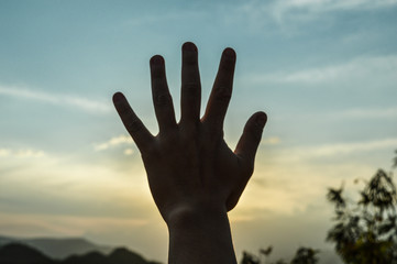 hand doing number five