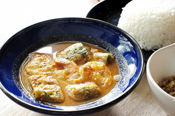 Sour soup made of tamarind paste
