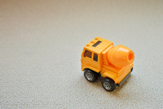 おもちゃのミキサー車