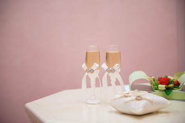 wedding rings as a symbol of love and happyness