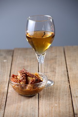 bodegón de comida y bebida