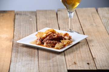 bodegón de comida y bebida