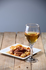 bodegón de comida y bebida