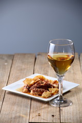 bodegón de comida y bebida