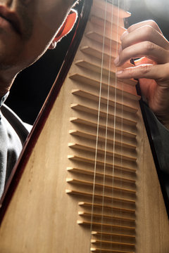 Male artists in the pipa