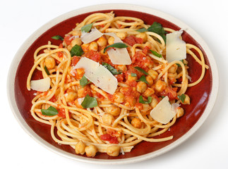 Spaghetti with chickpeas and parmasan