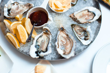 oysters with lemon