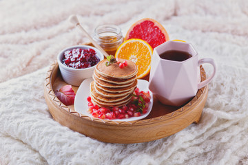 pancakes breakfast in bed