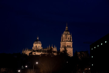 Fototapeta na wymiar night view of the dome and the tower of the cathedral of Salamanca