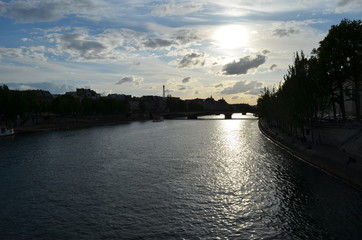 Peopleless morning in Paris