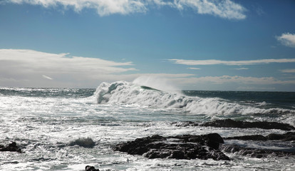 ocean waves breaking natural background
