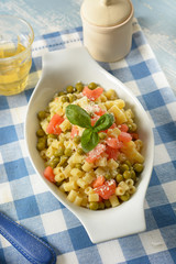 pasta with peas and chopped tomatoes