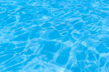 Obraz na płótnie Canvas blue water in swimming pool