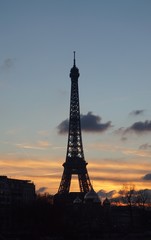 Fototapeta na wymiar Coucher de soleil Tour Eiffel